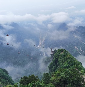 Furong Ancient Town & Zhangjiajie Tour