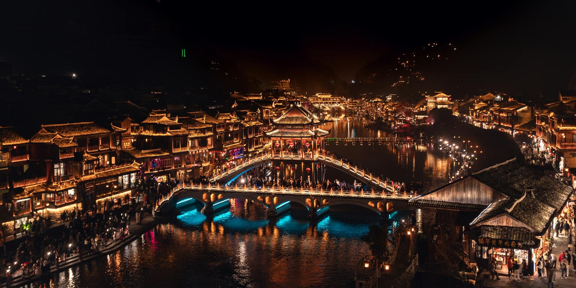 2-Day Zhangjiajie Forest Park&Fenghuang's old-City