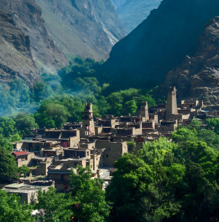 Taoping Qiang Village