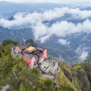 Exploring the Ancient Building Complex in the Wudang Mountains: A Spiritual and Architectural Marvel