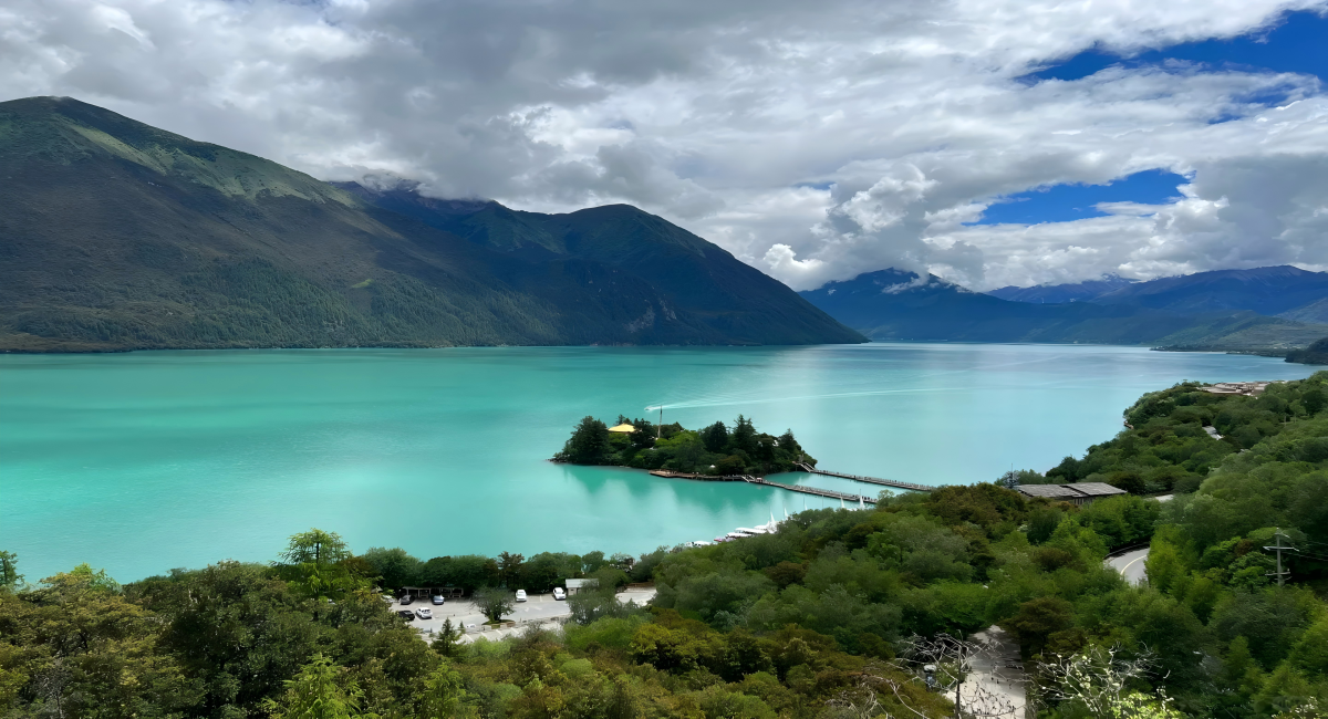 Day 2: Lhasa-Nyingchi