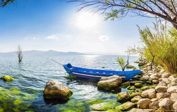 Lakes, Caves & Forests: Yunnan 4 Days Tour