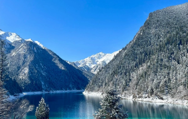 8 Days Chengdu Jiuzhaigou Valley Leshan & Shenzhen