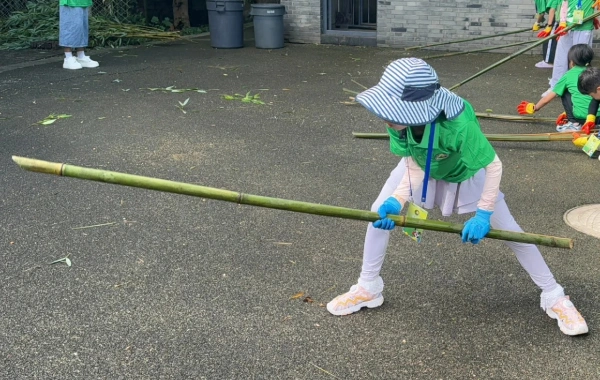 One-Day Panda Keeper Experience at Dujiangyan China Giant Panda Garden