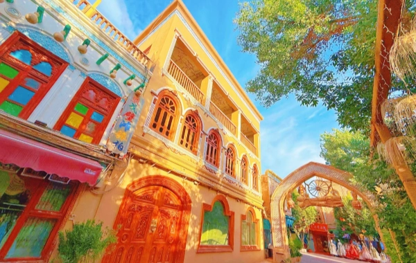 Day 4: Urumqi - Kashgar